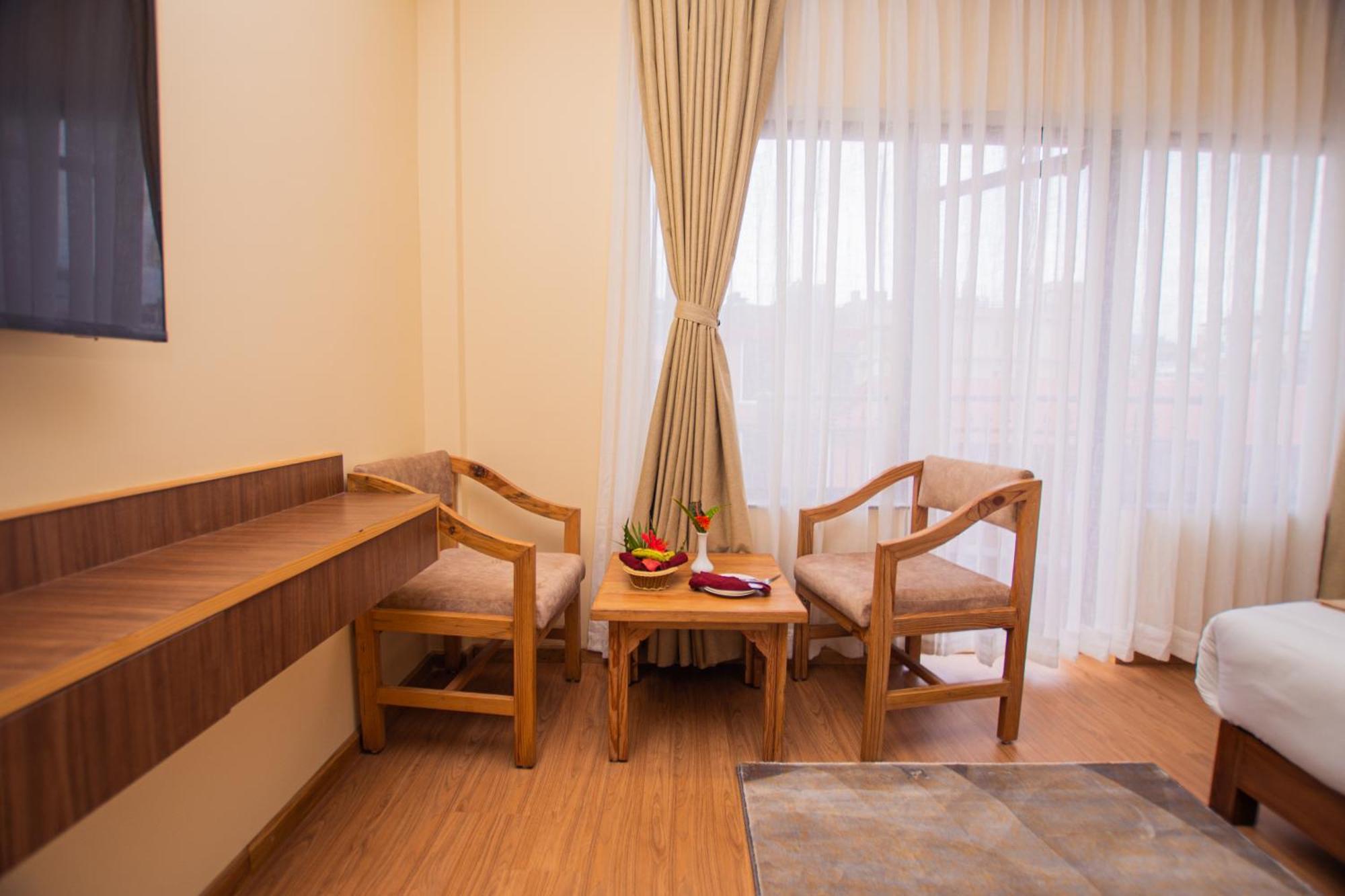 Temple Himalaya Hotel & Spa Pokhara Ngoại thất bức ảnh