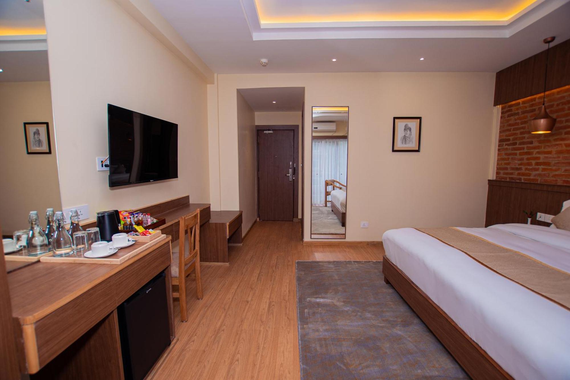 Temple Himalaya Hotel & Spa Pokhara Ngoại thất bức ảnh