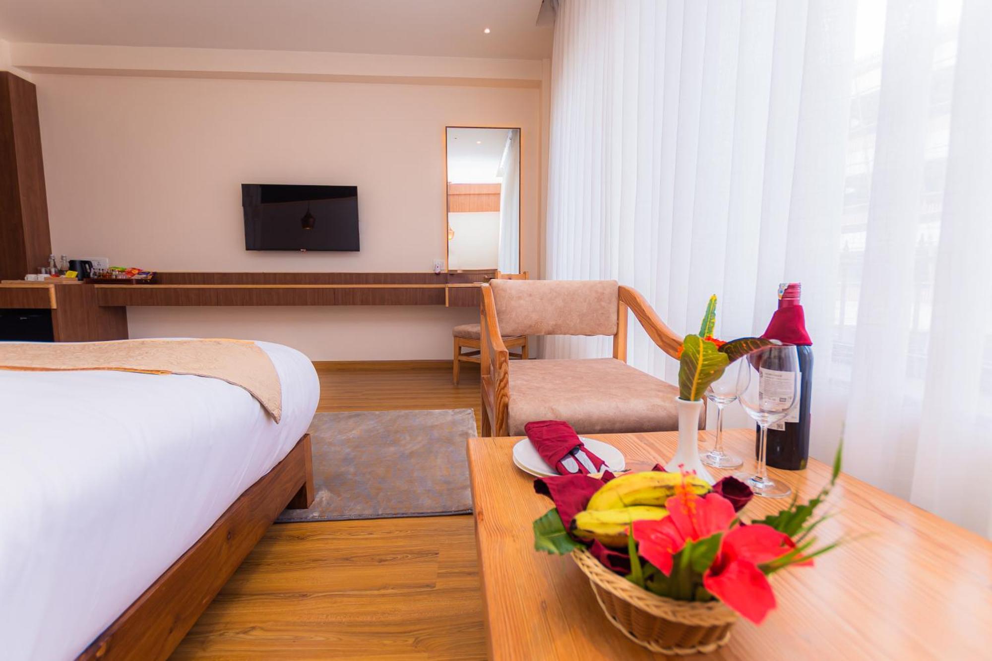 Temple Himalaya Hotel & Spa Pokhara Ngoại thất bức ảnh