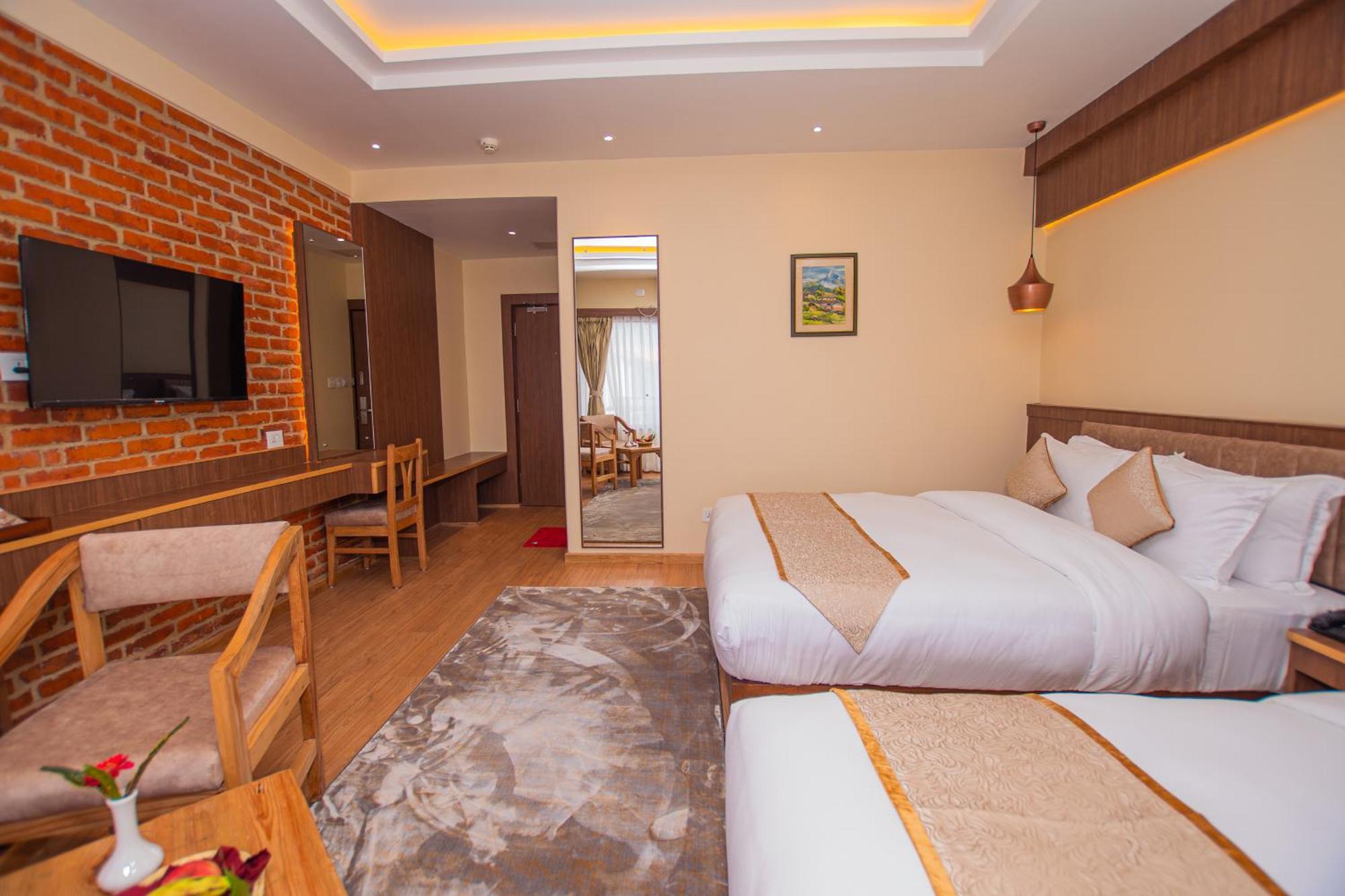 Temple Himalaya Hotel & Spa Pokhara Ngoại thất bức ảnh