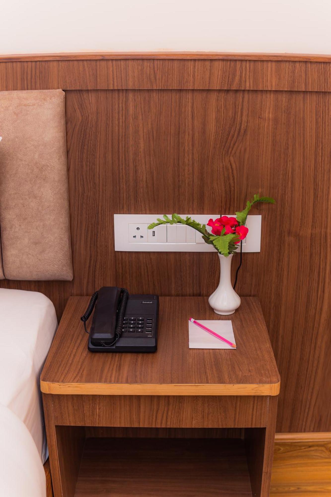 Temple Himalaya Hotel & Spa Pokhara Ngoại thất bức ảnh