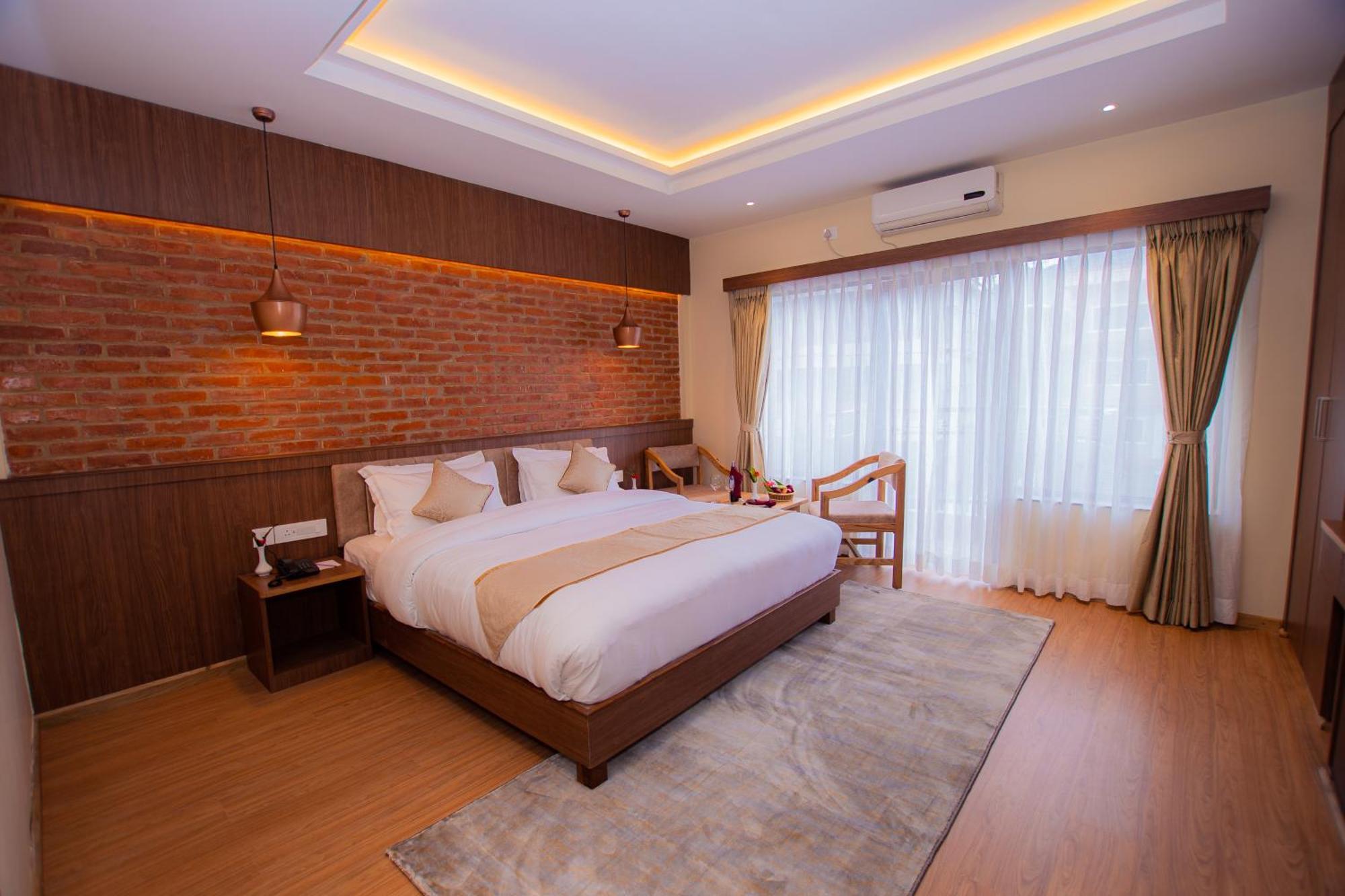 Temple Himalaya Hotel & Spa Pokhara Ngoại thất bức ảnh