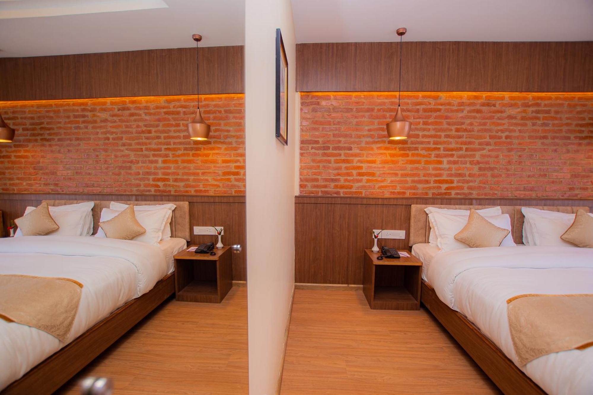 Temple Himalaya Hotel & Spa Pokhara Ngoại thất bức ảnh