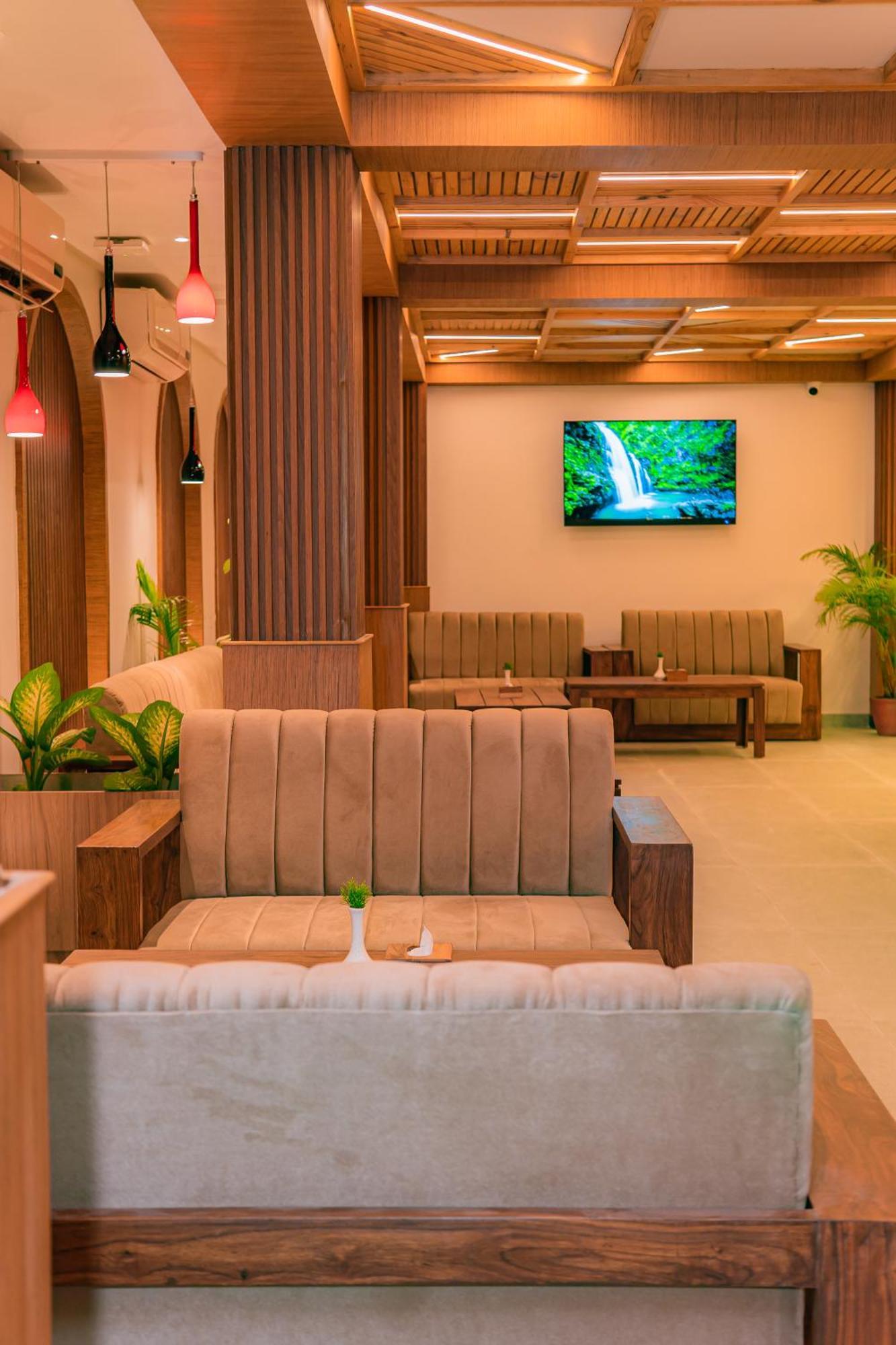Temple Himalaya Hotel & Spa Pokhara Ngoại thất bức ảnh