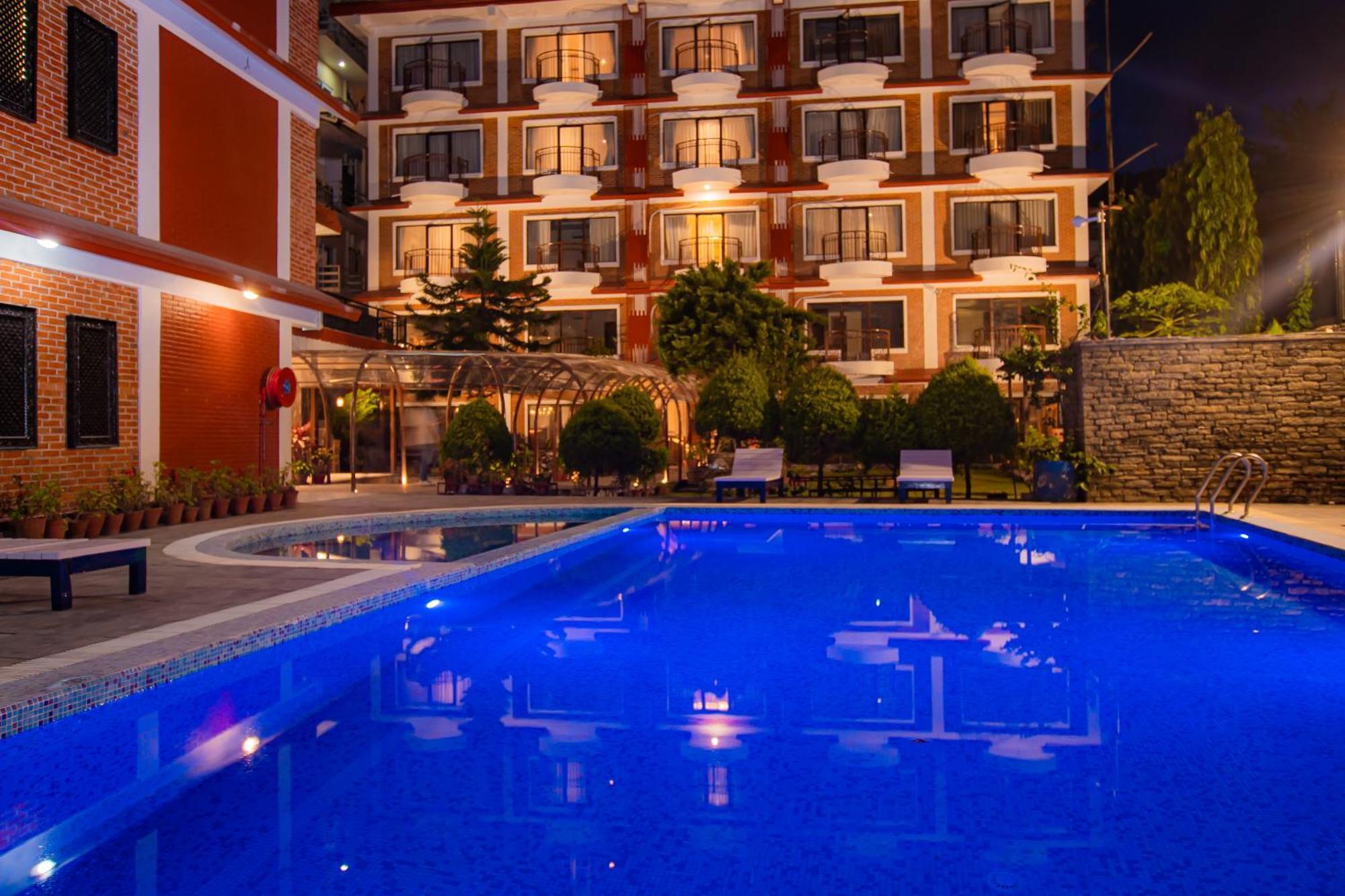 Temple Himalaya Hotel & Spa Pokhara Ngoại thất bức ảnh