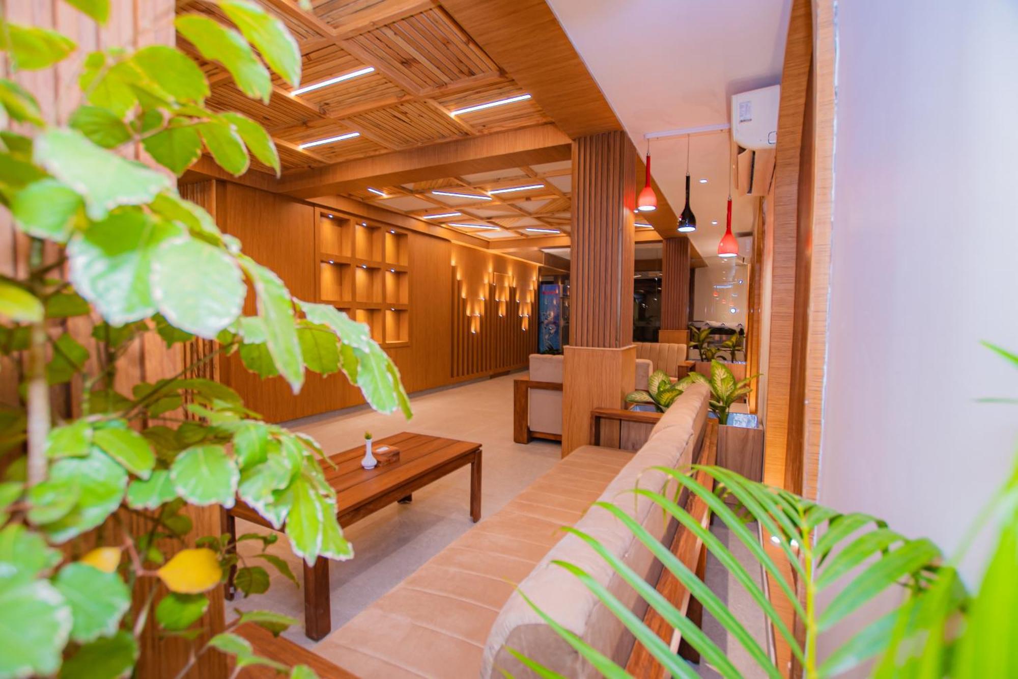 Temple Himalaya Hotel & Spa Pokhara Ngoại thất bức ảnh
