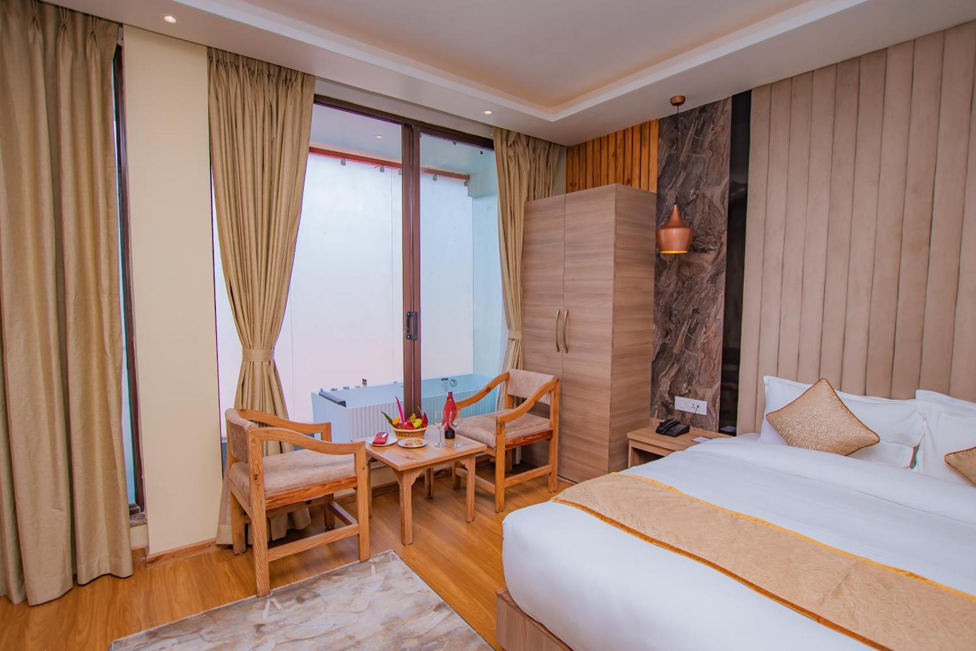 Temple Himalaya Hotel & Spa Pokhara Ngoại thất bức ảnh