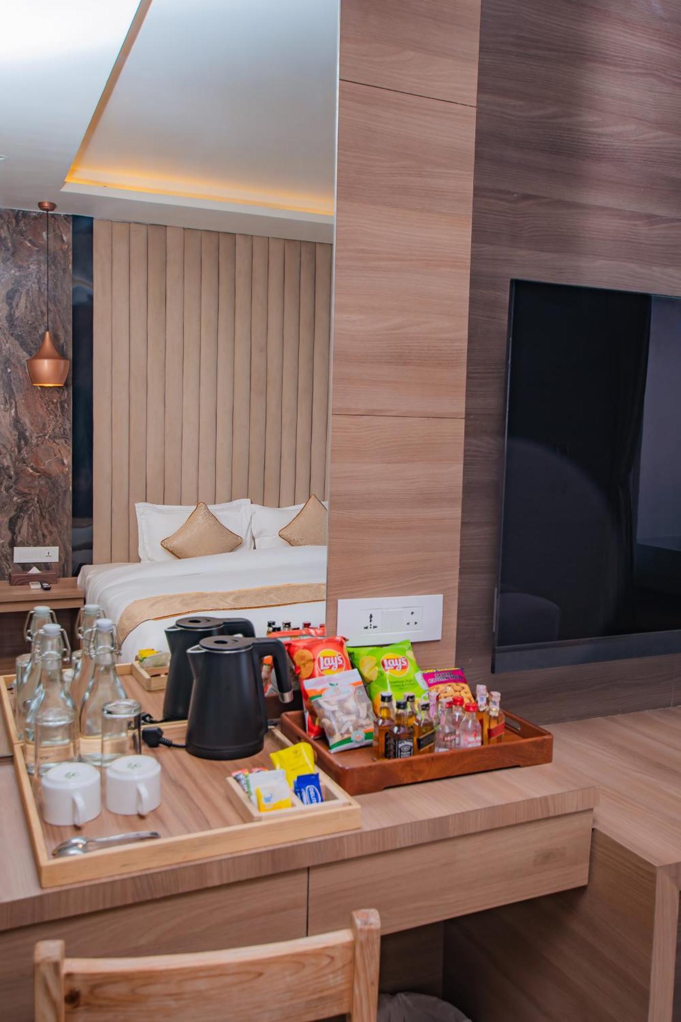 Temple Himalaya Hotel & Spa Pokhara Ngoại thất bức ảnh